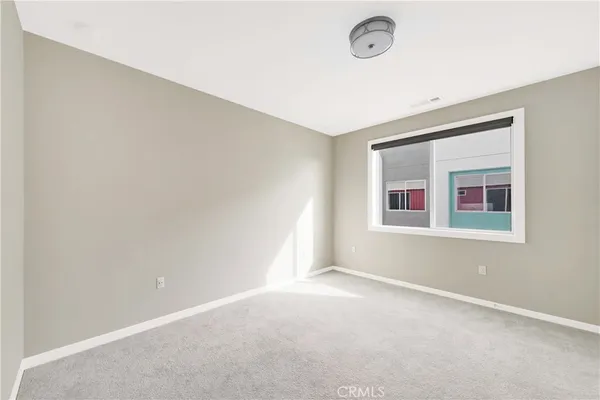 a view of empty room with window