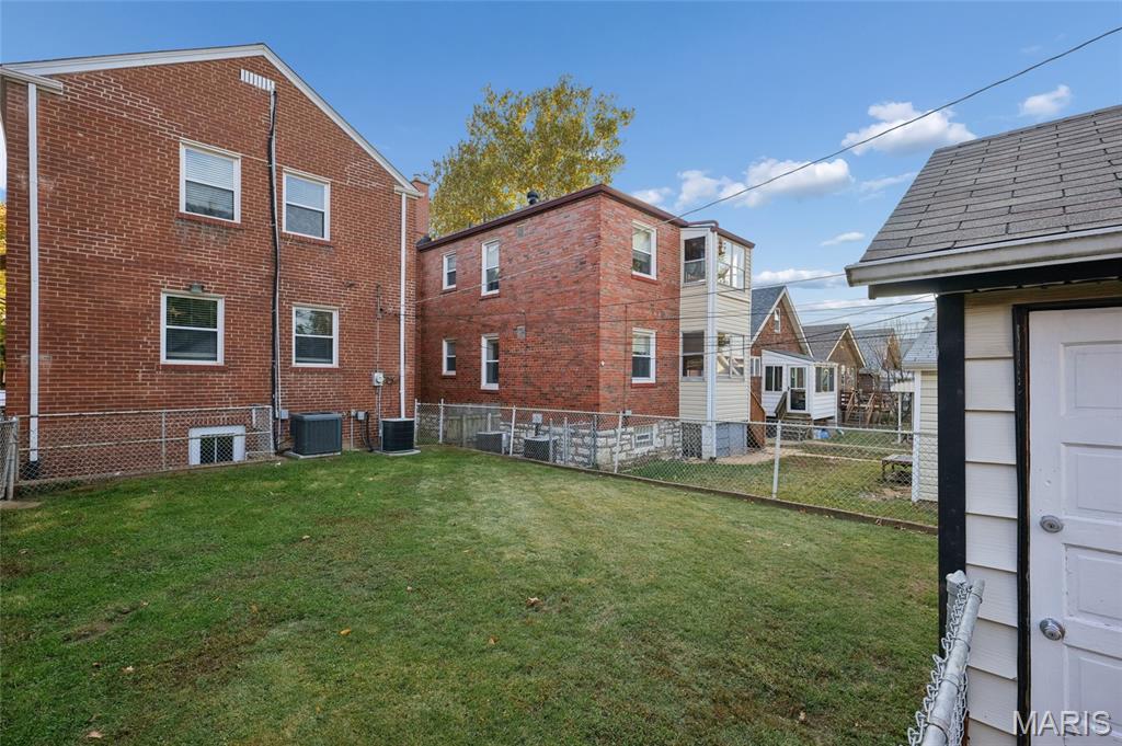 5435 Rhodes Avenue St. Louis, MO 63109 - Photo 19 of 21