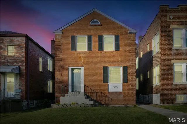 $339,900 | 5435 Rhodes Avenue, St. Louis, MO 63109