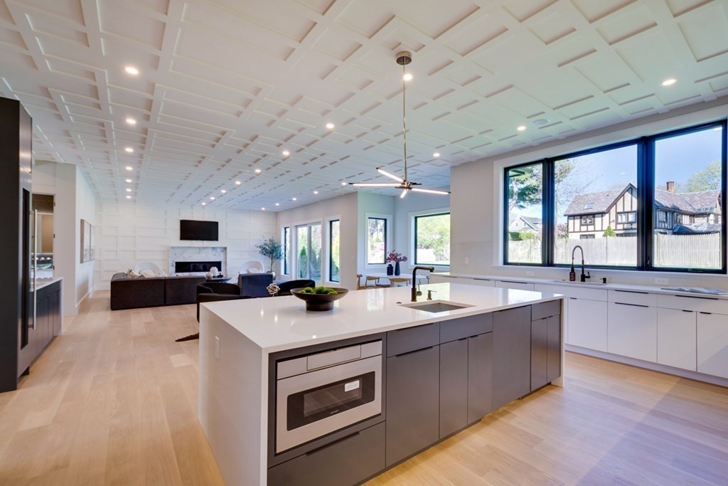 180 Allen Avenue Newton, MA 02468 - Photo 12 of 41