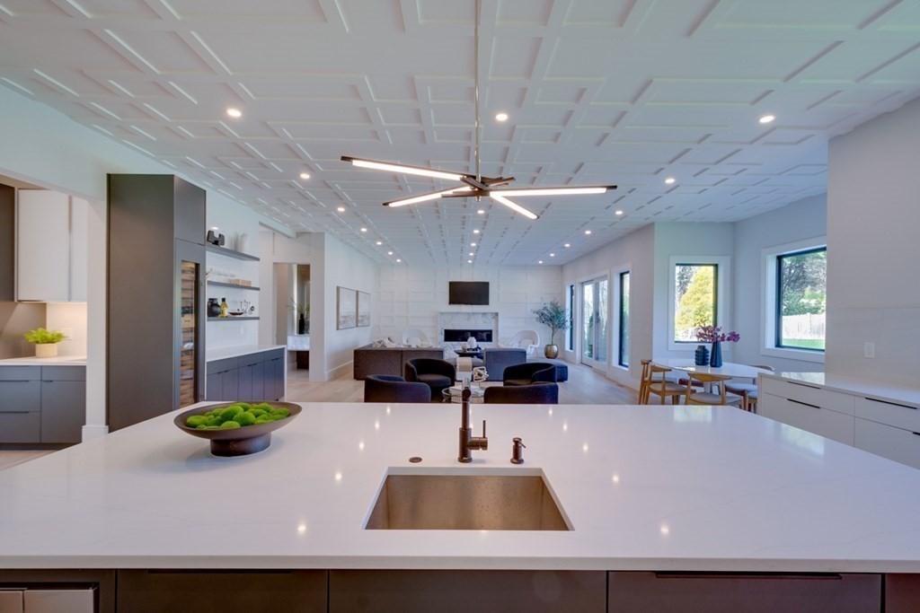 180 Allen Avenue Newton, MA 02468 - Photo 13 of 41