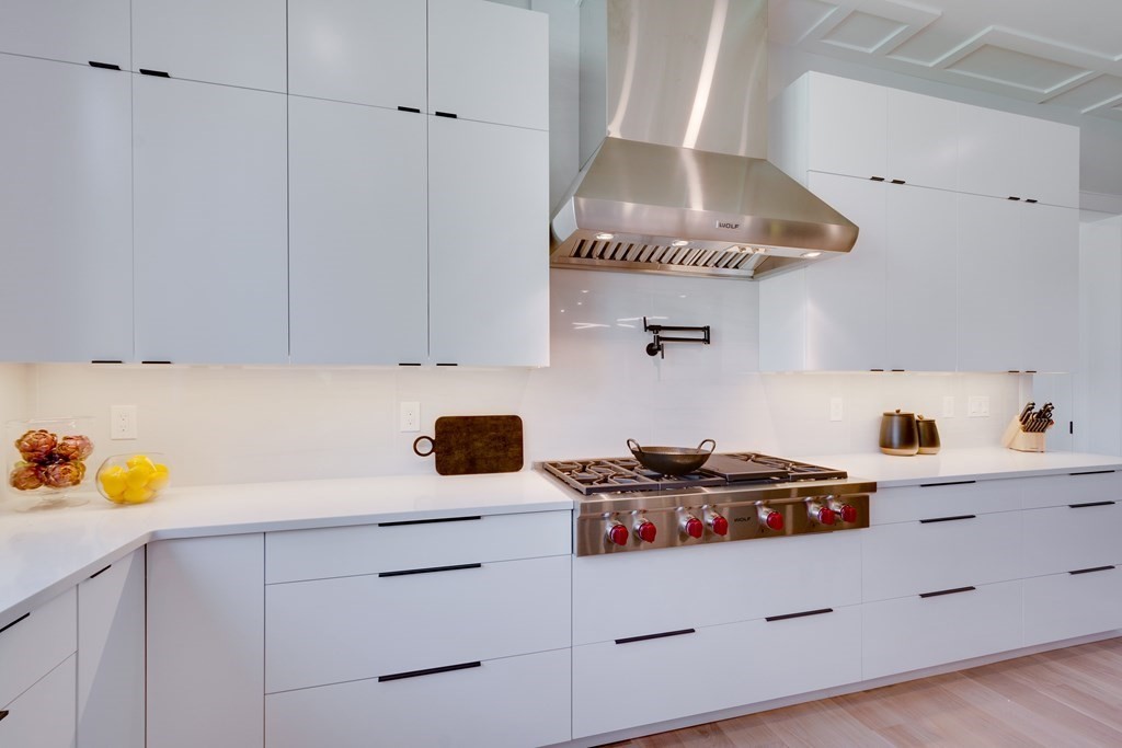 180 Allen Avenue Newton, MA 02468 - Photo 15 of 41