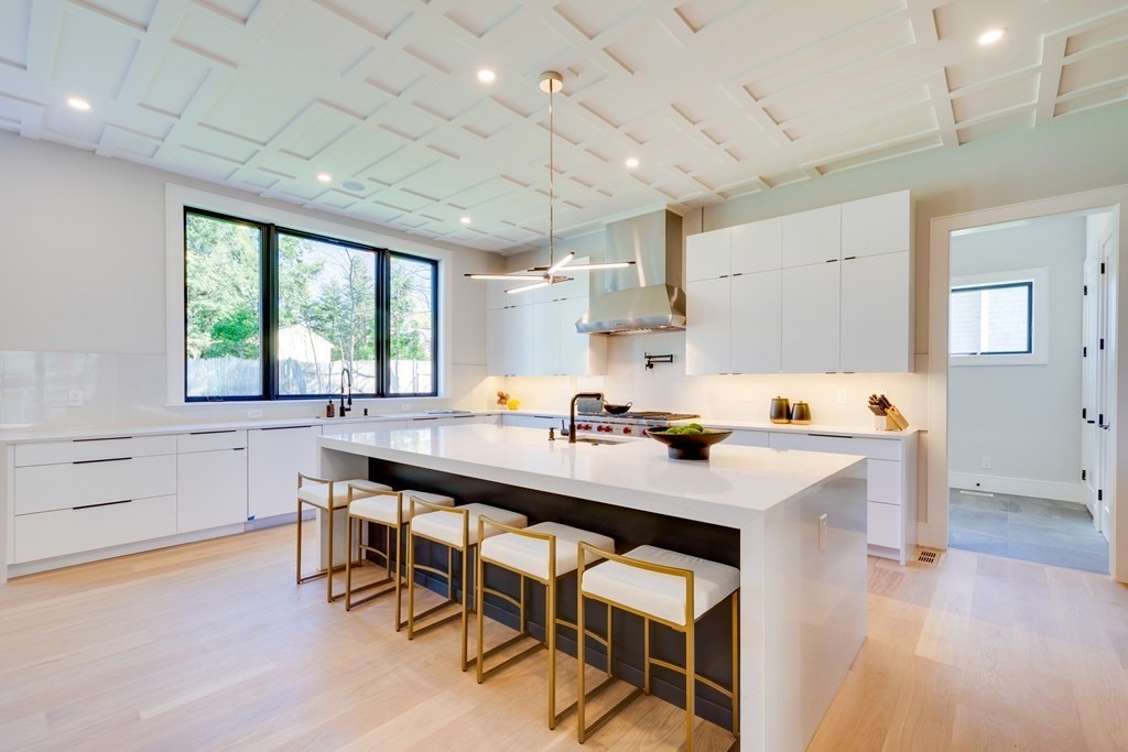 180 Allen Avenue Newton, MA 02468 - Photo 16 of 41