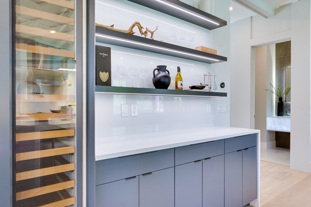 180 Allen Avenue Newton, MA 02468 - Photo 17 of 41