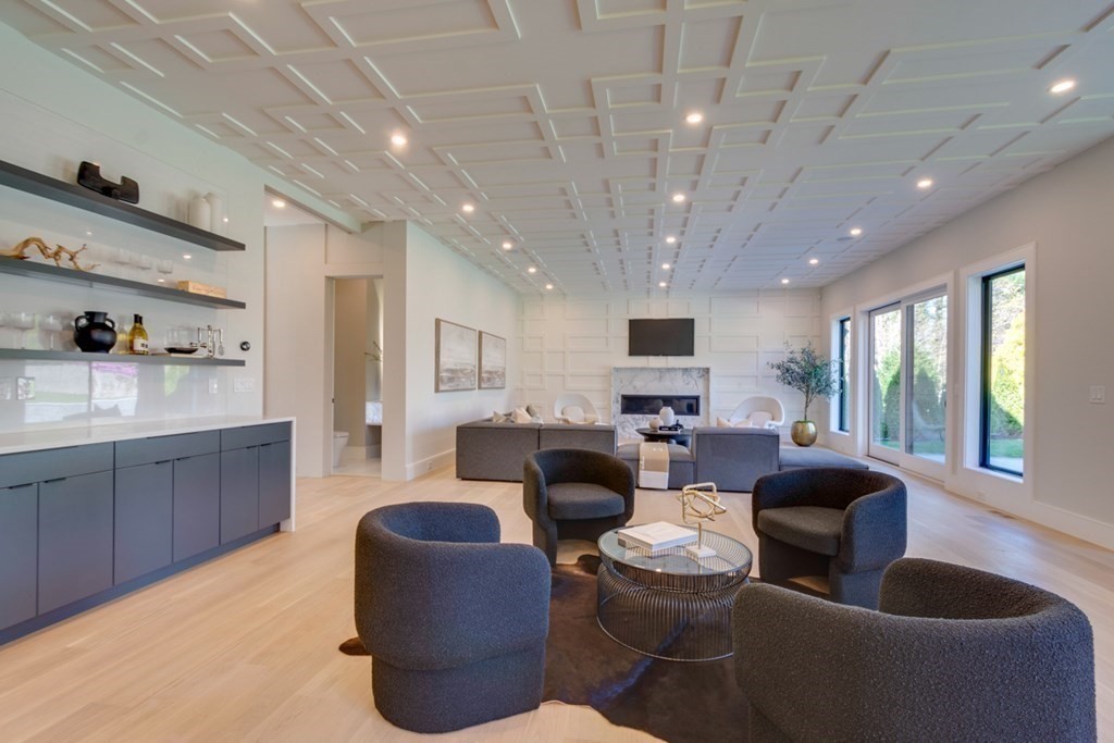 180 Allen Avenue Newton, MA 02468 - Photo 18 of 41