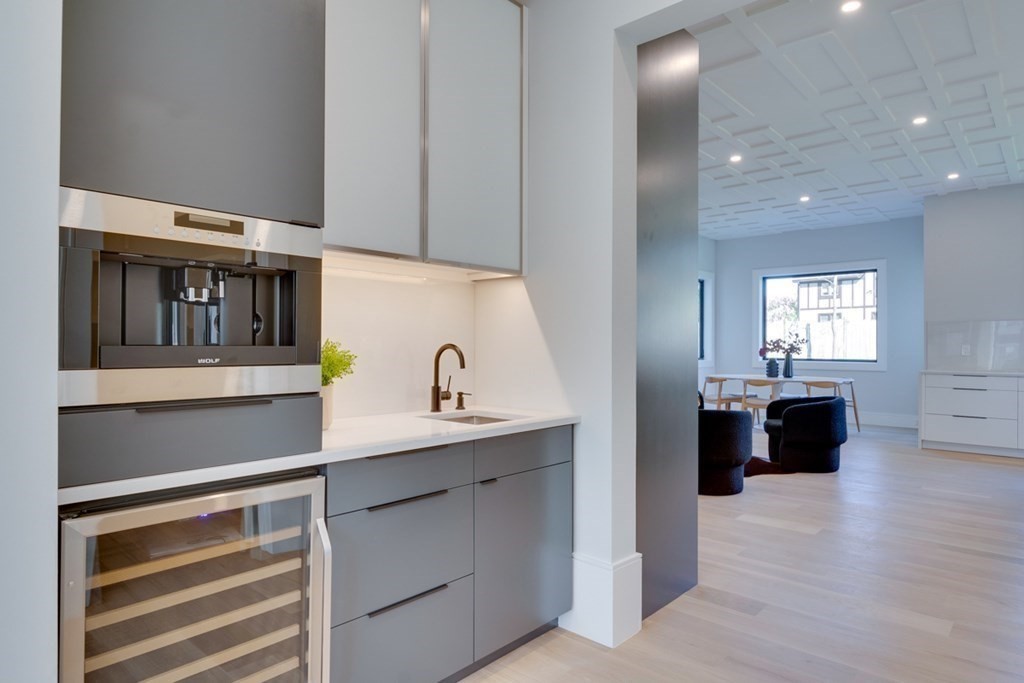 180 Allen Avenue Newton, MA 02468 - Photo 20 of 41