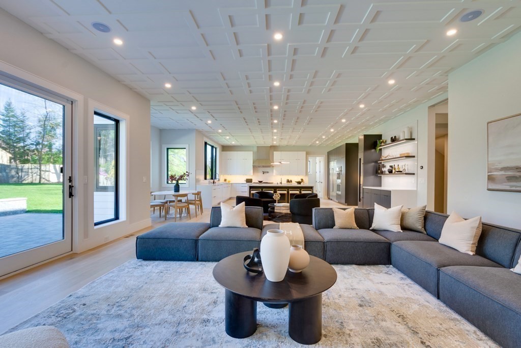 180 Allen Avenue Newton, MA 02468 - Photo 22 of 41