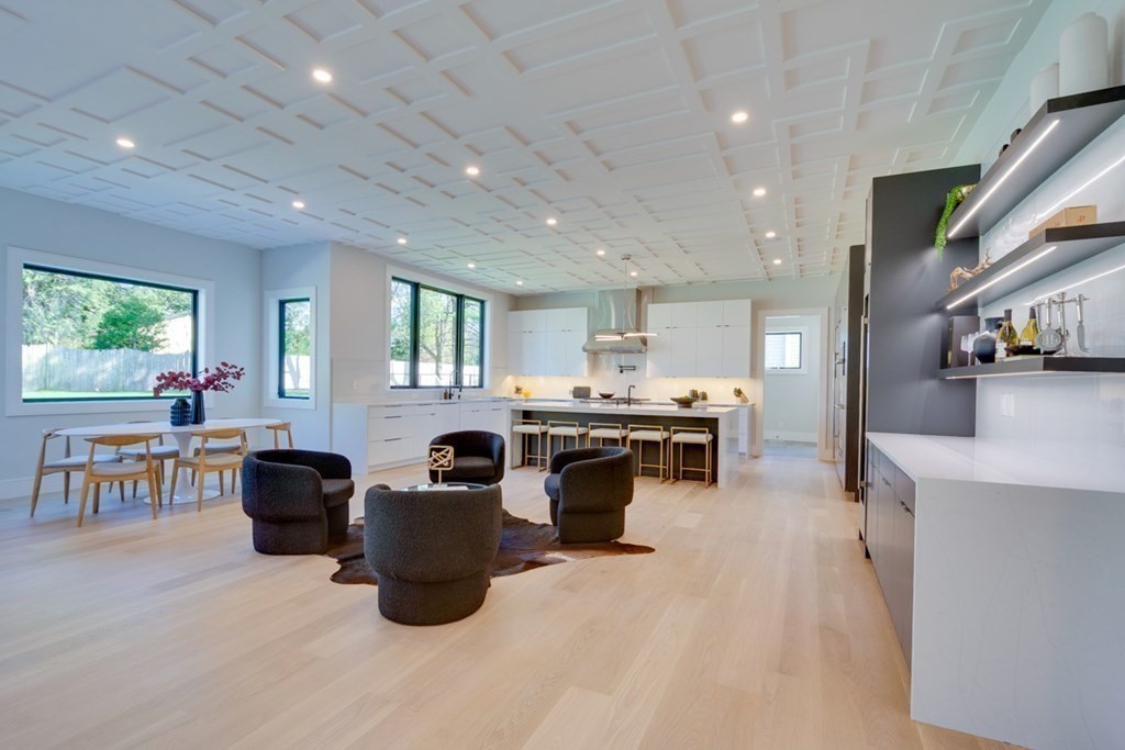 180 Allen Avenue Newton, MA 02468 - Photo 25 of 41