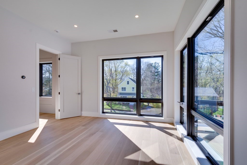 180 Allen Avenue Newton, MA 02468 - Photo 30 of 41