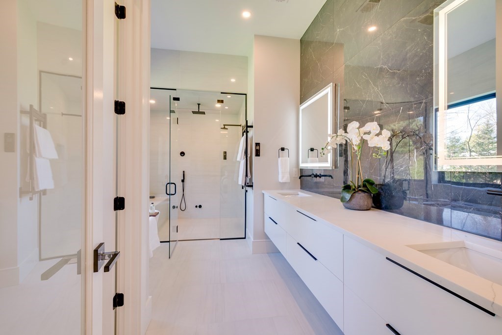 180 Allen Avenue Newton, MA 02468 - Photo 34 of 41