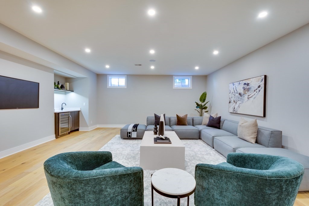 180 Allen Avenue Newton, MA 02468 - Photo 36 of 41