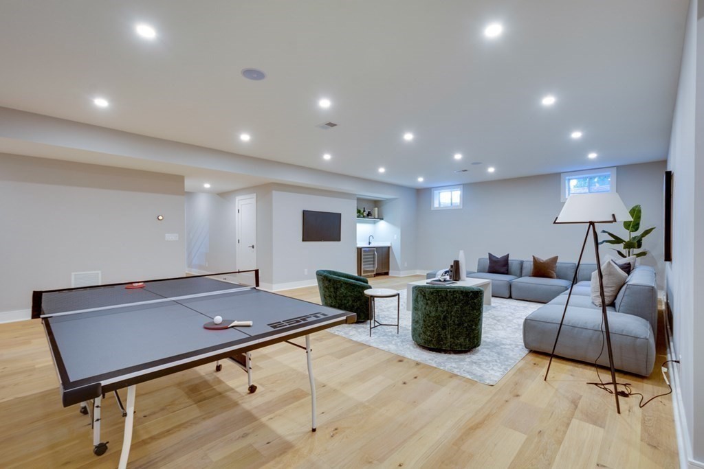 180 Allen Avenue Newton, MA 02468 - Photo 37 of 41