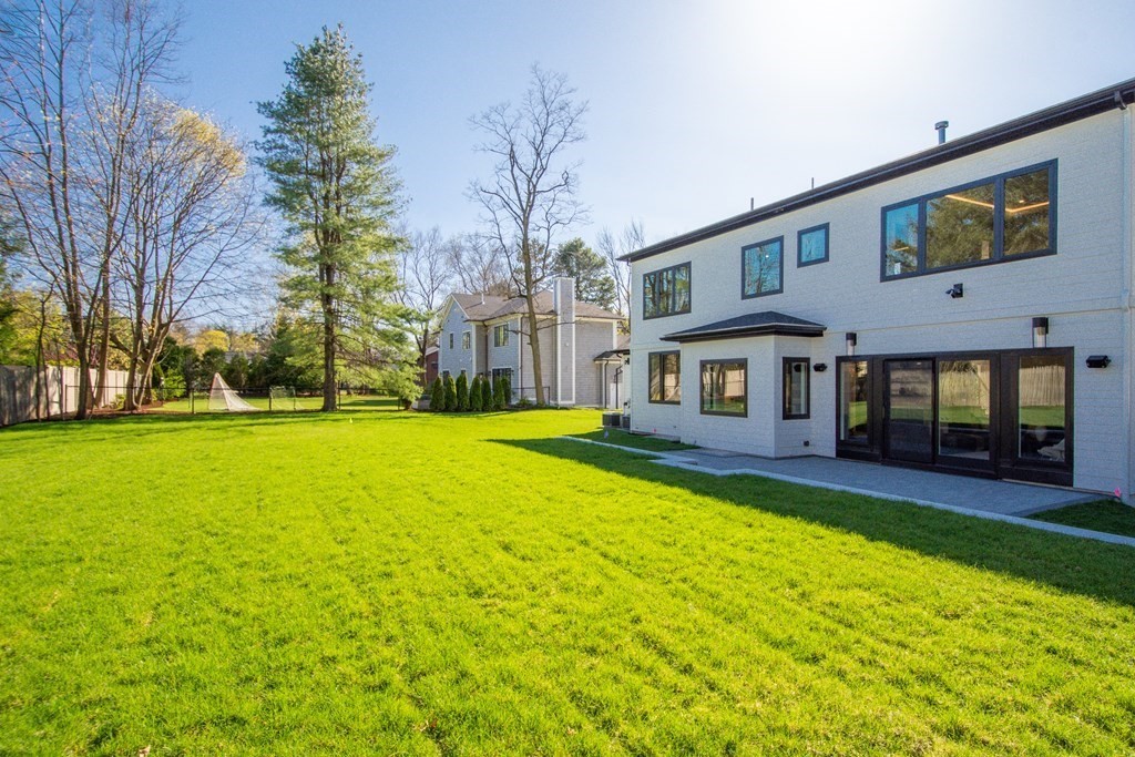 180 Allen Avenue Newton, MA 02468 - Photo 40 of 41