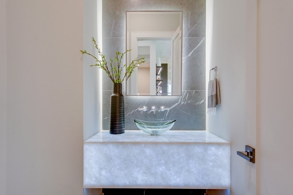 180 Allen Avenue Newton, MA 02468 - Photo 9 of 41