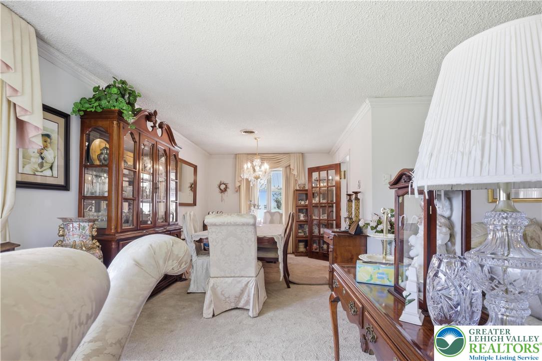 3249 Rim Road Bethlehem, PA 18020 - Photo 3 of 22