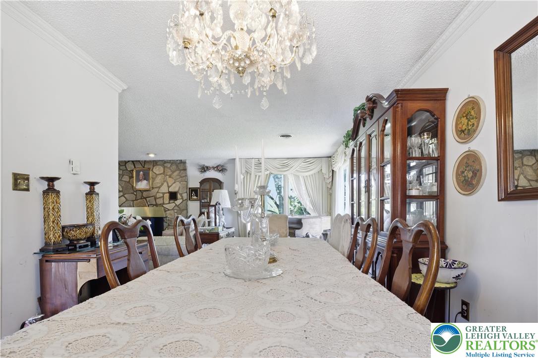 3249 Rim Road Bethlehem, PA 18020 - Photo 4 of 22