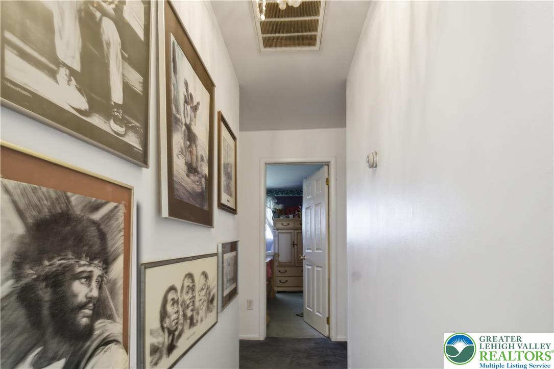 3249 Rim Road Bethlehem, PA 18020 - Photo 8 of 22