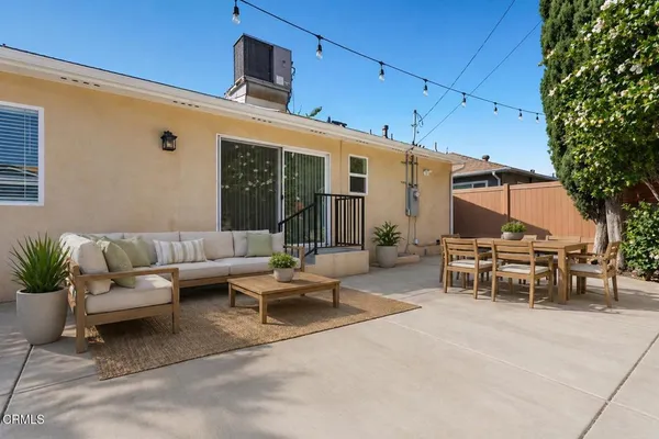 $4,250 | 7552 Bloomington Avenue, Burbank, CA 91504