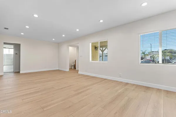 $4,250 | 7552 Bloomington Avenue, Burbank, CA 91504