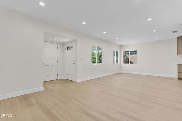 $4,250 | 7552 Bloomington Avenue, Burbank, CA 91504