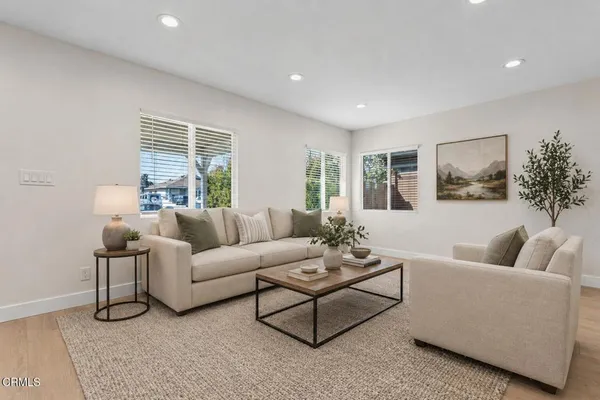 $4,250 | 7552 Bloomington Avenue, Burbank, CA 91504