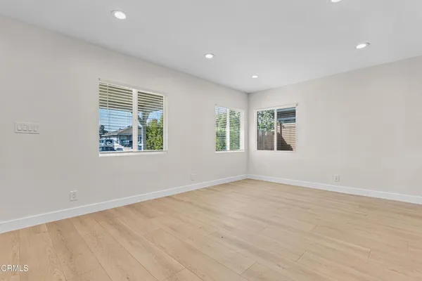 $4,250 | 7552 Bloomington Avenue, Burbank, CA 91504