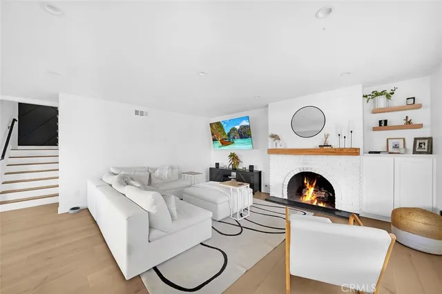 $1,780,000 | 333 La Verne Avenue, Long Beach, CA 90803