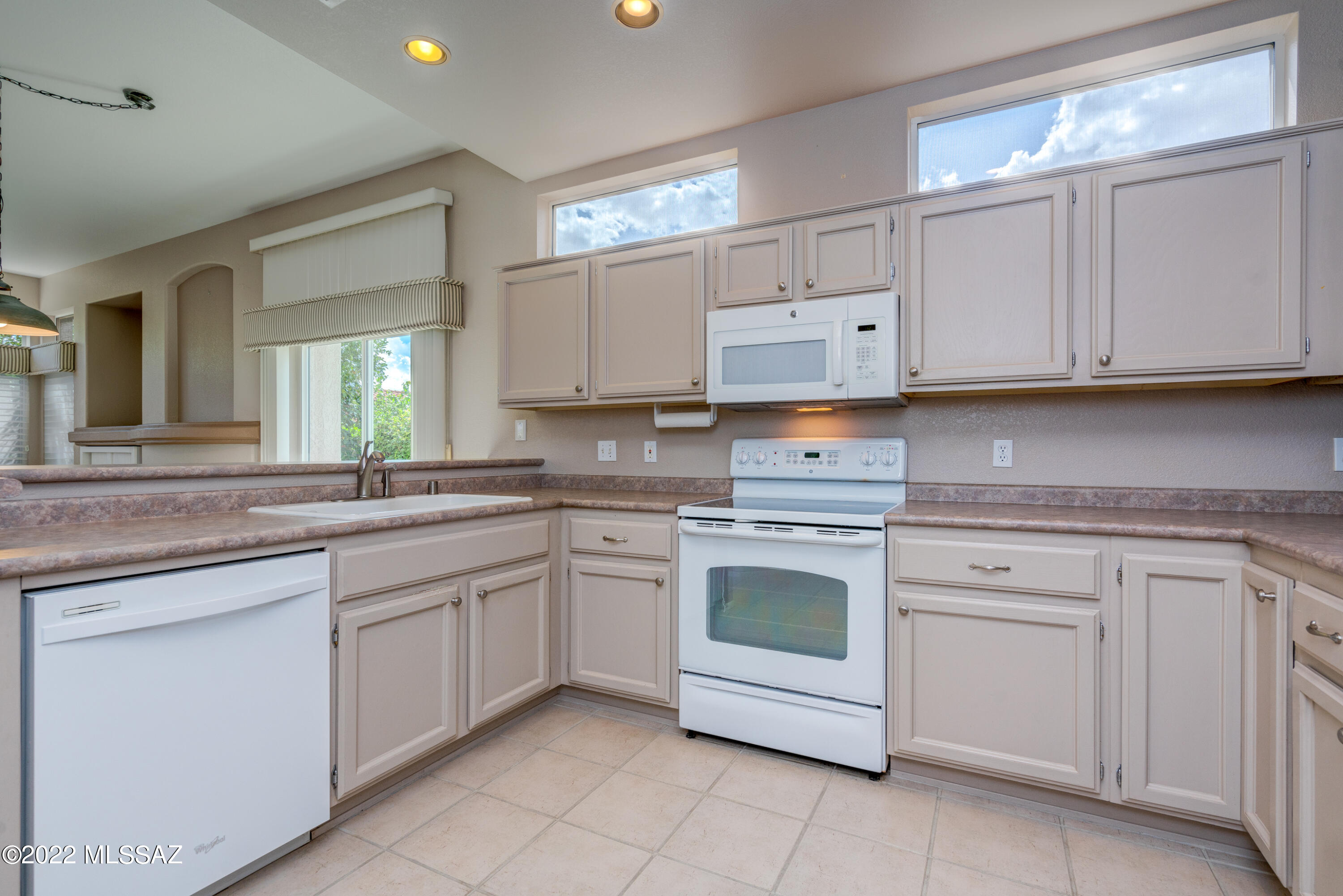 1110 East Royal Oak Road Tucson, AZ 85755 - Photo 5 of 29