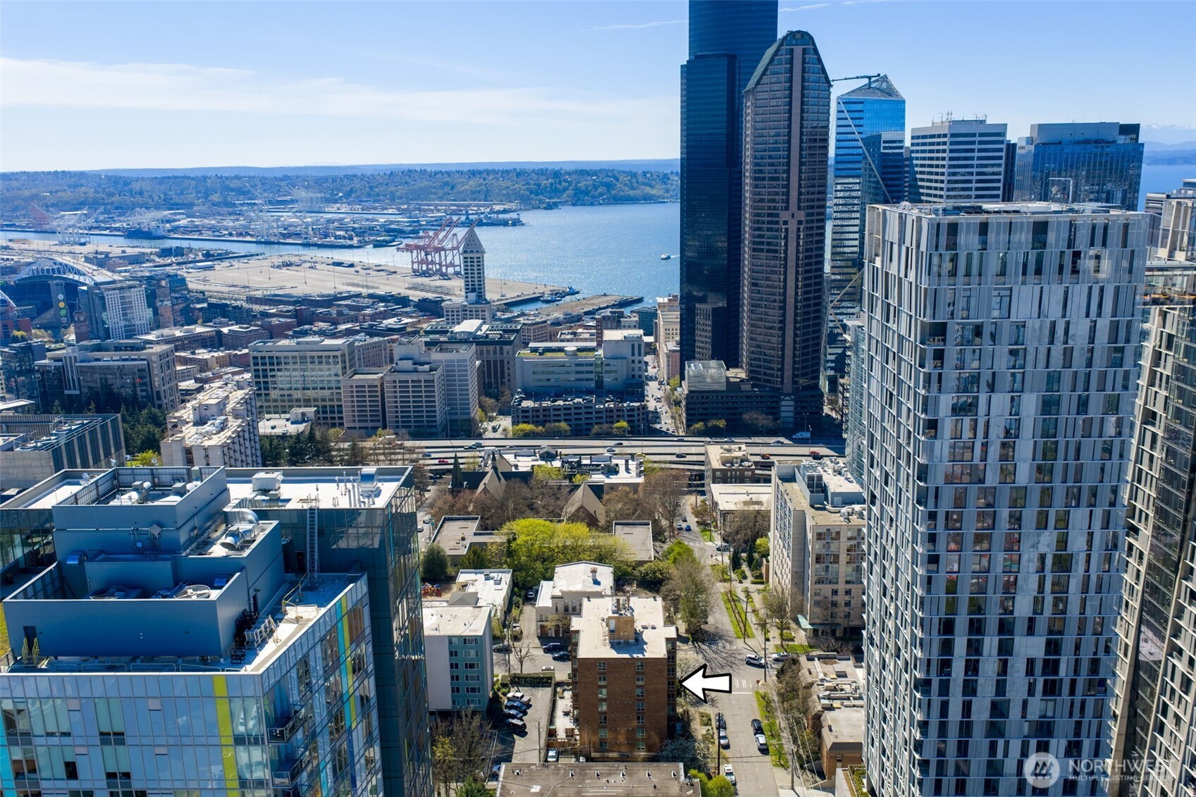905 Cherry Street, Unit 306 Seattle, WA 98104 - Photo 23 of 25 a city view