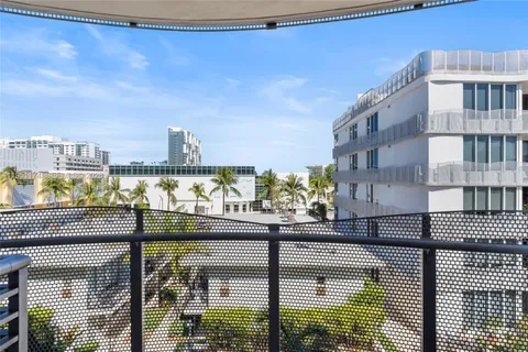 $499,000 | 2155 Washington Court, Unit 401, Miami Beach, FL 33139
