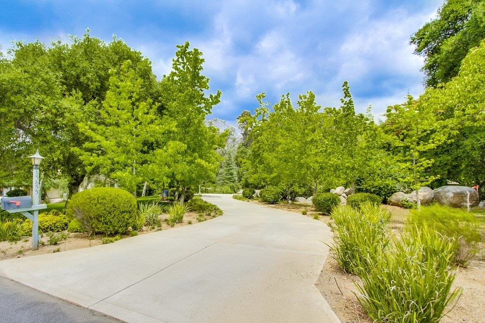 15855 Prairie Vista Road Poway, CA 92064 - Photo 21 of 21 Long private driveway. Welcome Home!