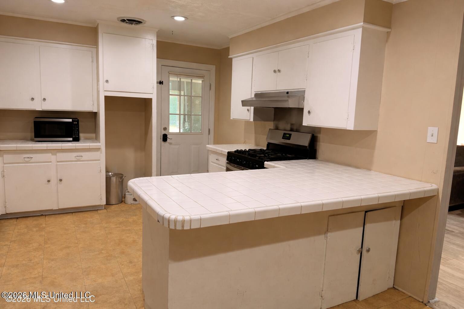 527 Carpenter Street Utica, MS 39175 - Photo 16 of 25 Kitchen