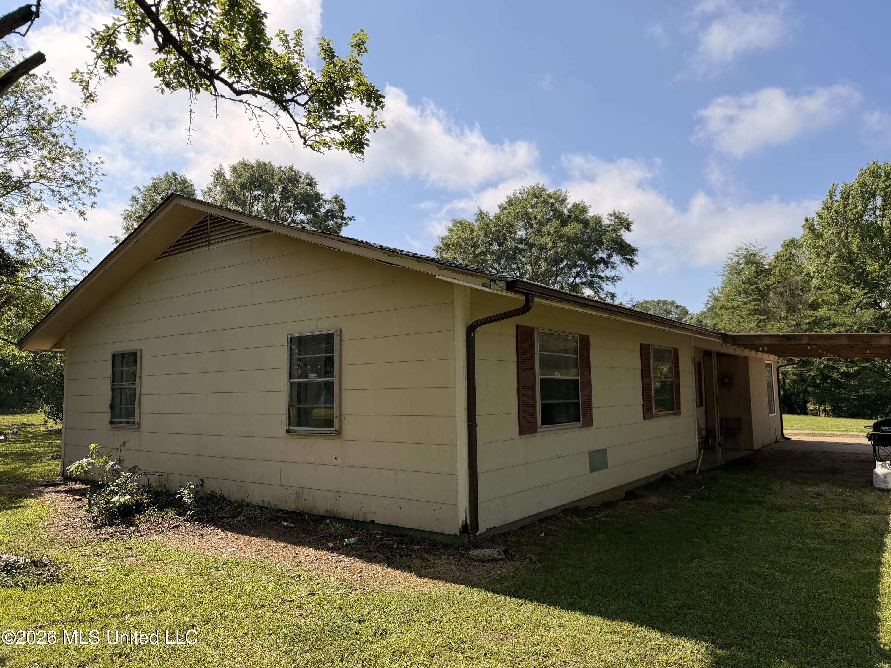 527 Carpenter Street Utica, MS 39175 - Photo 2 of 25 IMG_4195