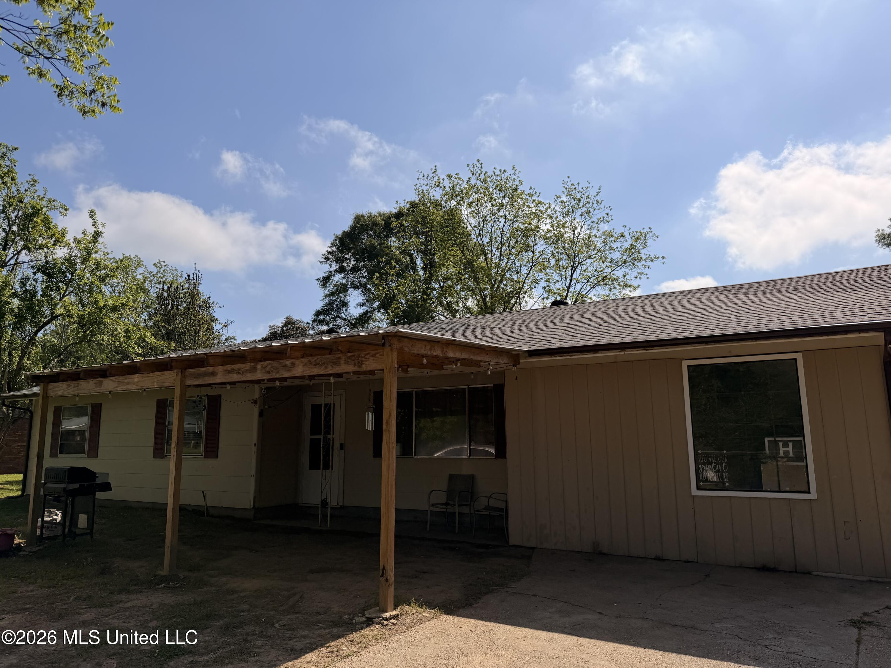 527 Carpenter Street Utica, MS 39175 - Photo 3 of 25 IMG_4187