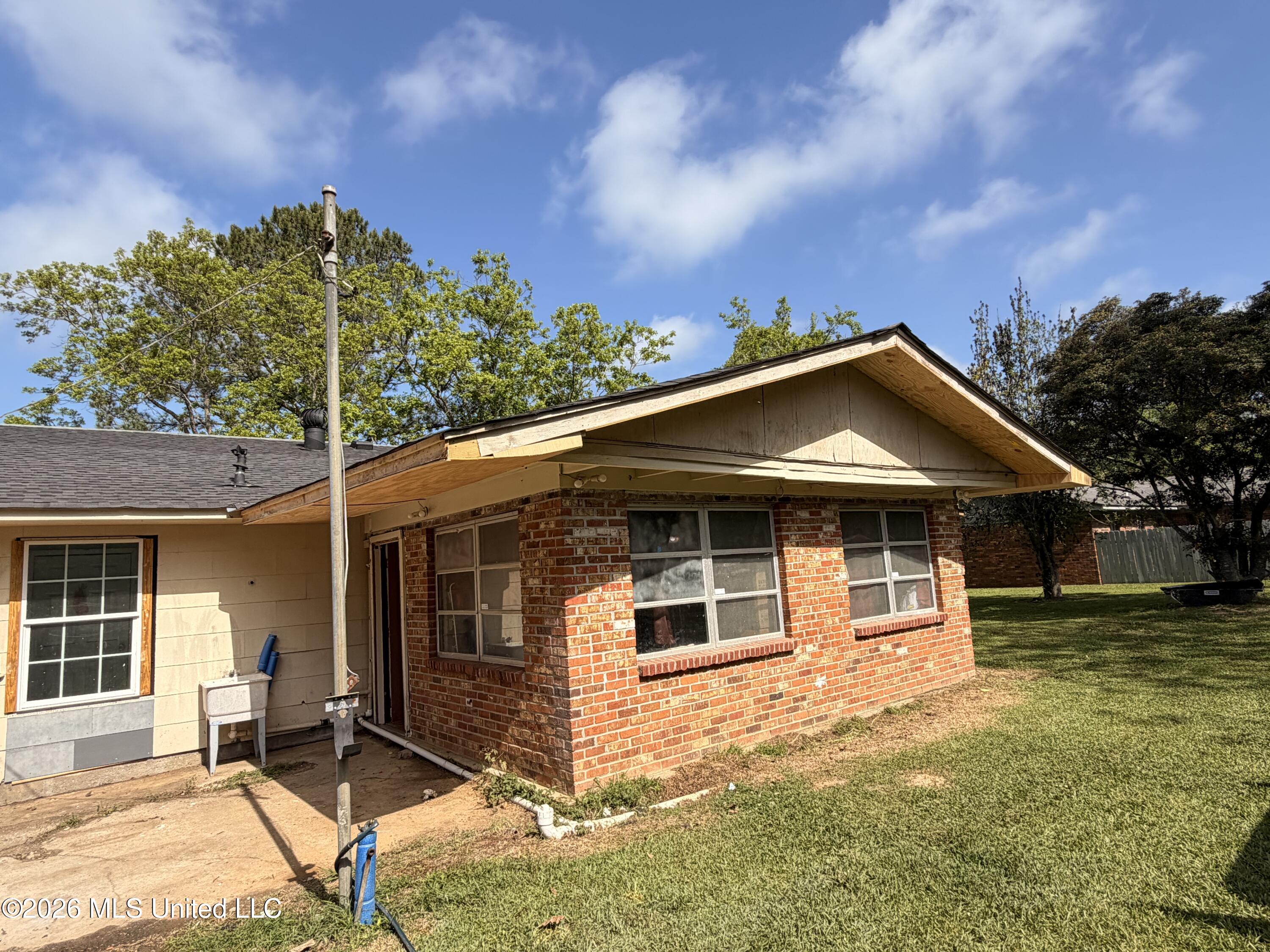 527 Carpenter Street Utica, MS 39175 - Photo 4 of 25 IMG_4169