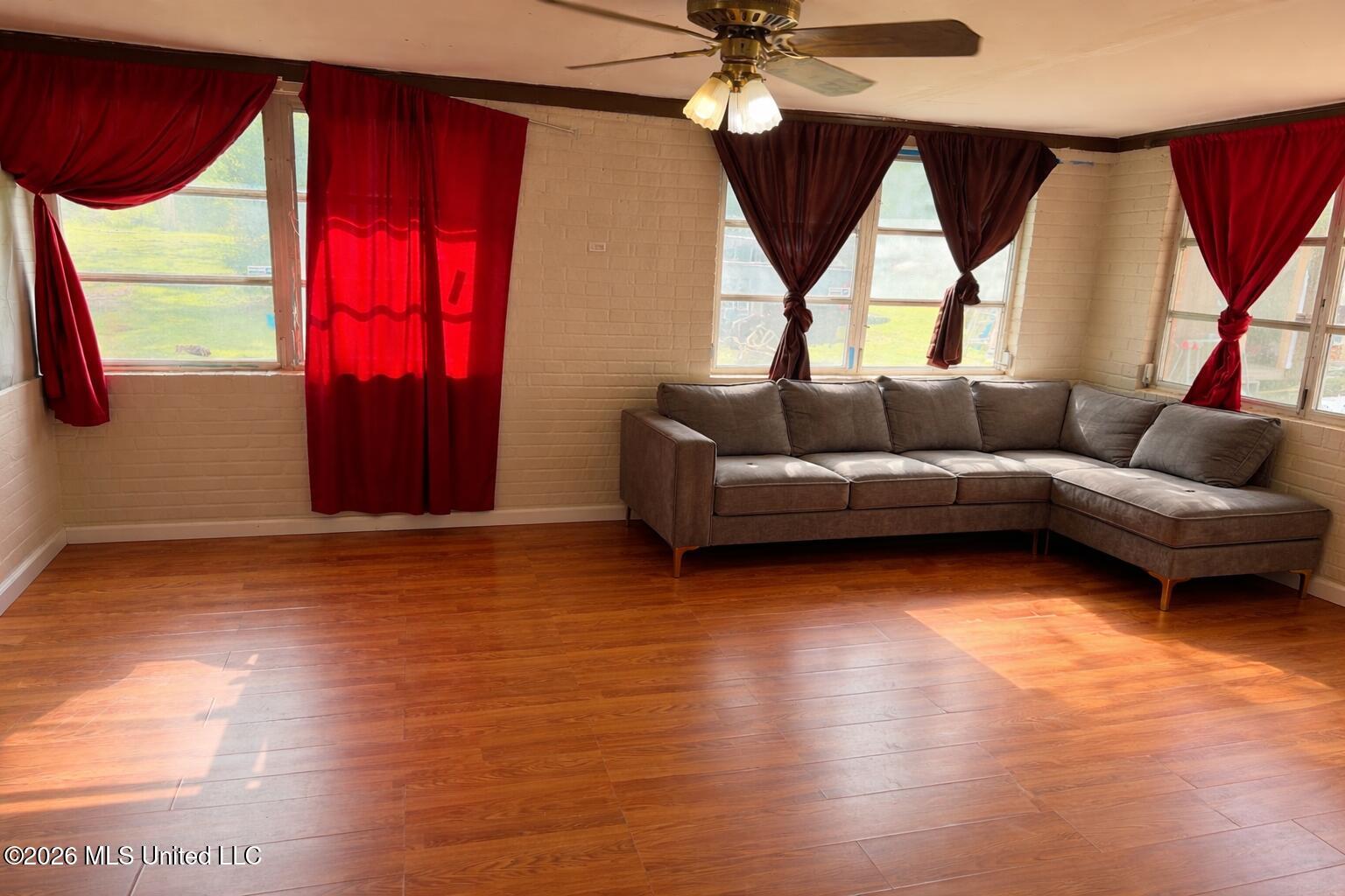 527 Carpenter Street Utica, MS 39175 - Photo 5 of 25 sun room