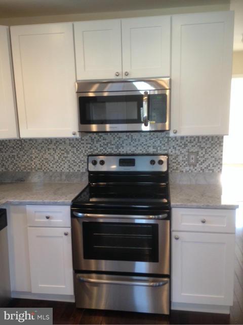 1722 Longwood Road Edgewater, MD 21037 - Photo 4 of 27 Kitchen
