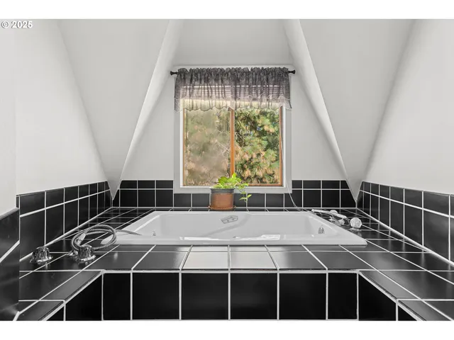 $475,000 | 174 Goldenpine, Goldendale, WA 98620