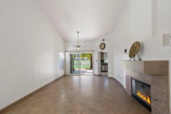 $2,295 | 41968 Preston Trail, Palm Desert, CA 92211