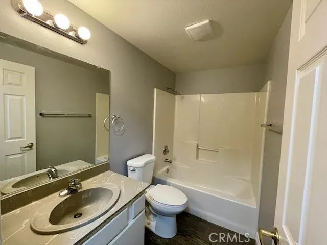 $1,275 | 100 North Glendora Avenue, Unit 208, Glendora, CA 91741