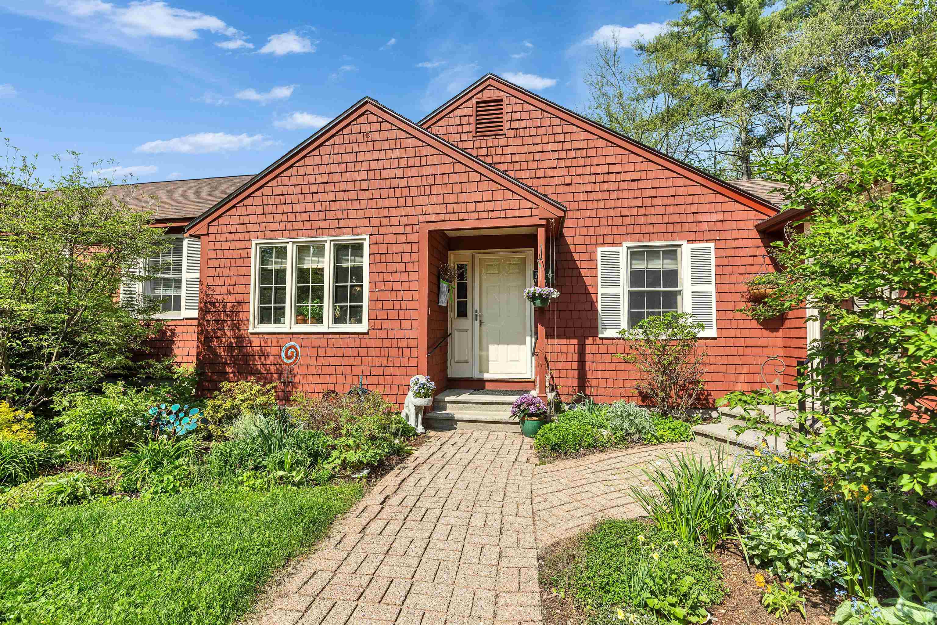 12 Colonial Square Peterborough, NH 03458 - Photo 2 of 60