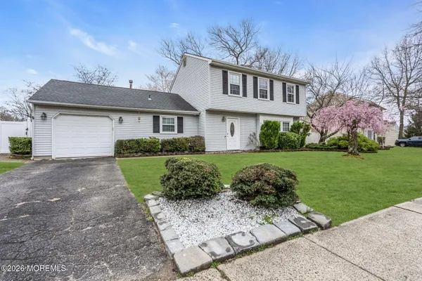 $639,000 | 24 Eric Drive, Howell, NJ 07731