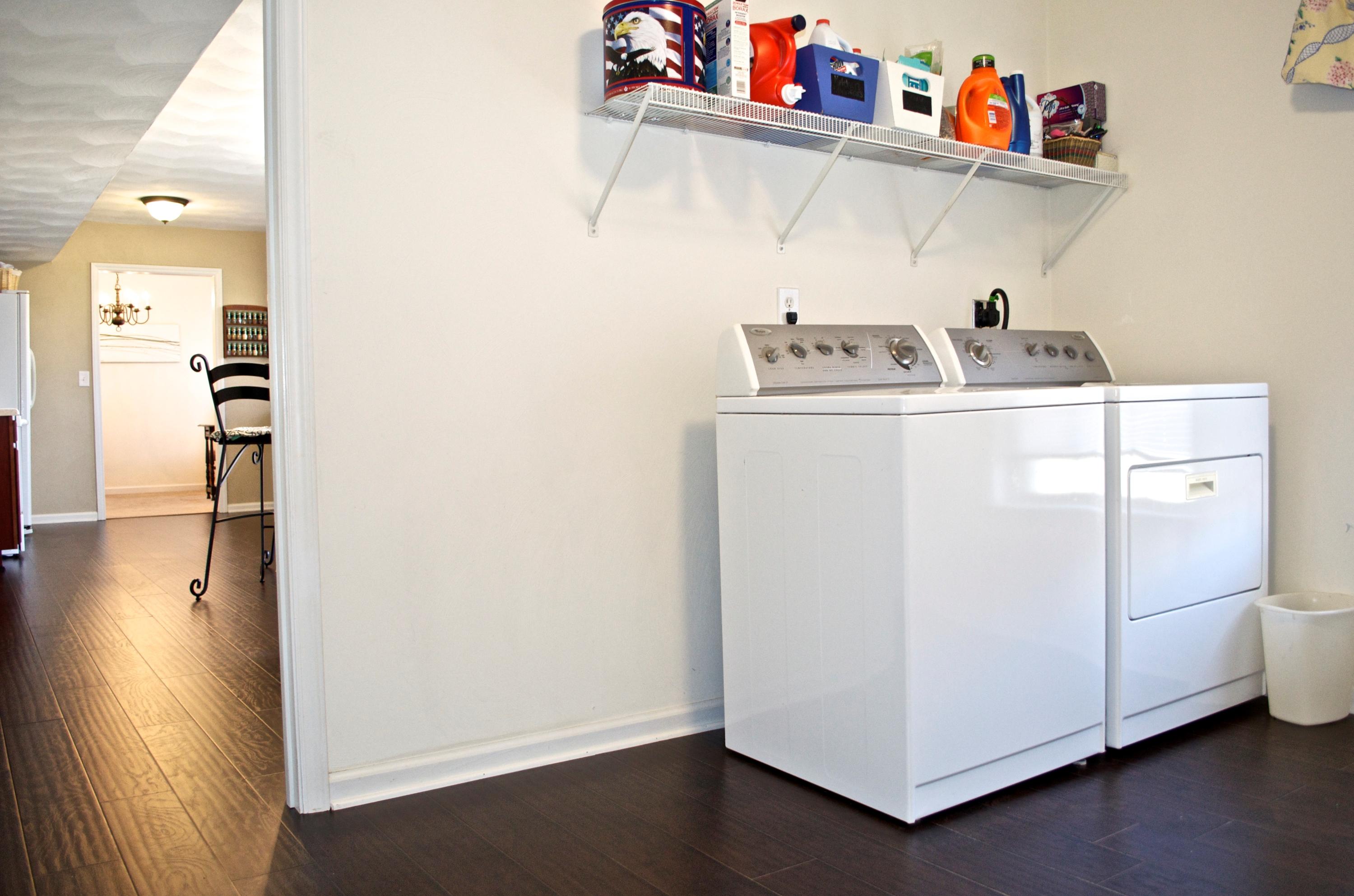 6806 Albert Road Roanoke, VA 24019 - Photo 23 of 48 Laundry_MudRoom