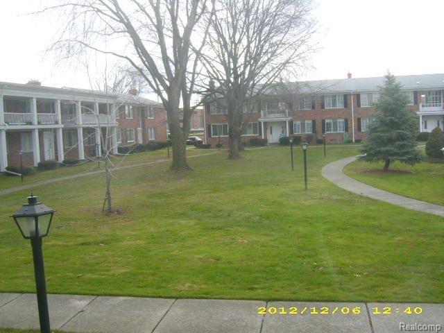 29410 Hoover Road, Unit 16 Warren, MI 48093 - Photo 2 of 10 DSCI1630.JPG