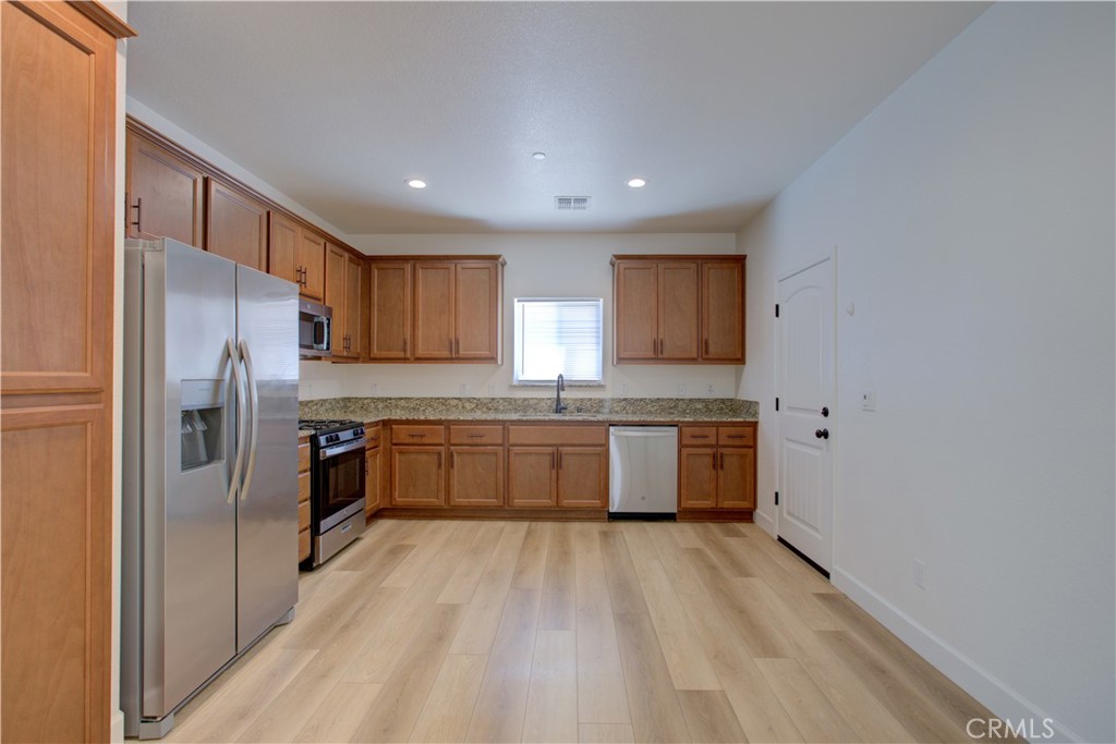 5046 Palisade Avenue Merced, CA 95348 - Photo 8 of 43 Kitchen 2