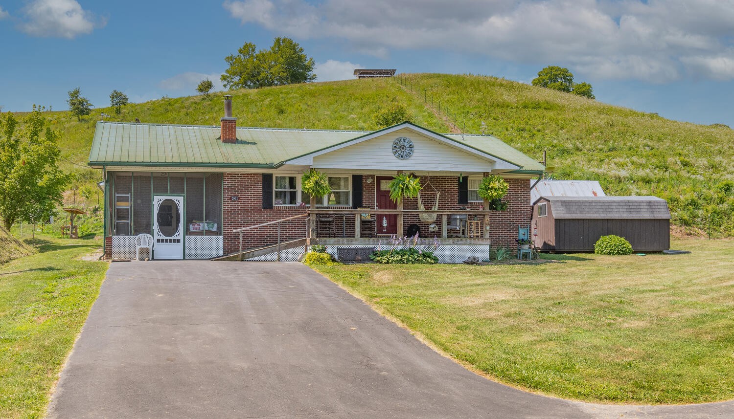341 Launch Way Bybee, TN 37713 - Photo 1 of 31