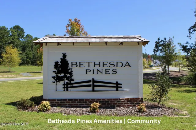 $459,976 | 249 Rough Rdg Trail, Unit 20, Aberdeen, NC 28315