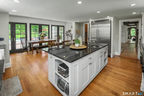 $2,250,000 | 261 Wilton Road West, Ridgefield, CT 06877