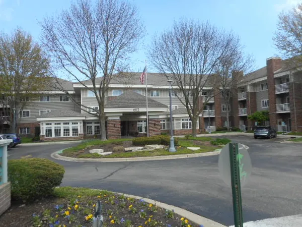 $132,000 | 605 Barrington Avenue, Unit 340, Dundee, IL 60118