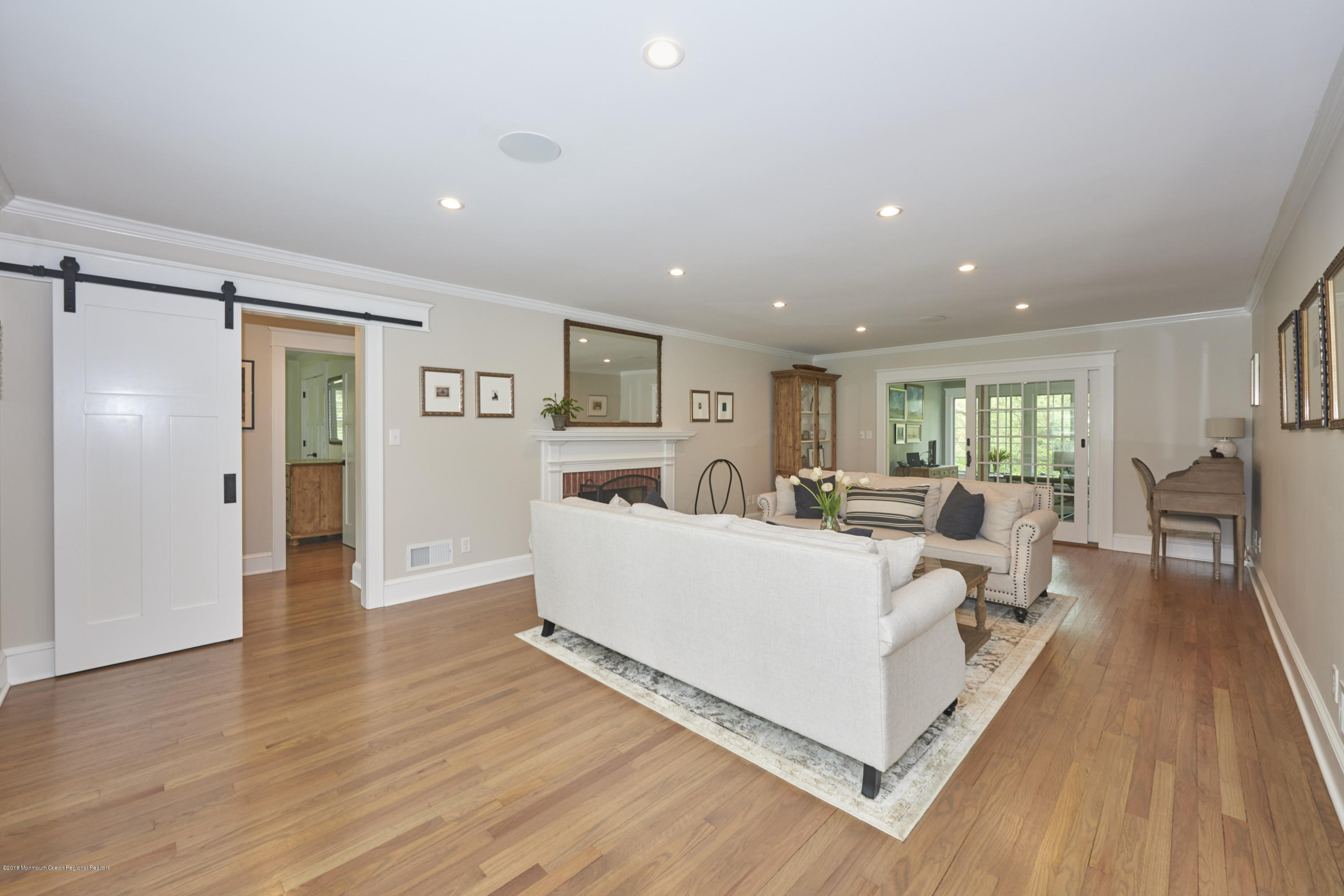 516 Ridge Road Fair Haven, NJ 07704 - Photo 16 of 35 LIVING ROOM